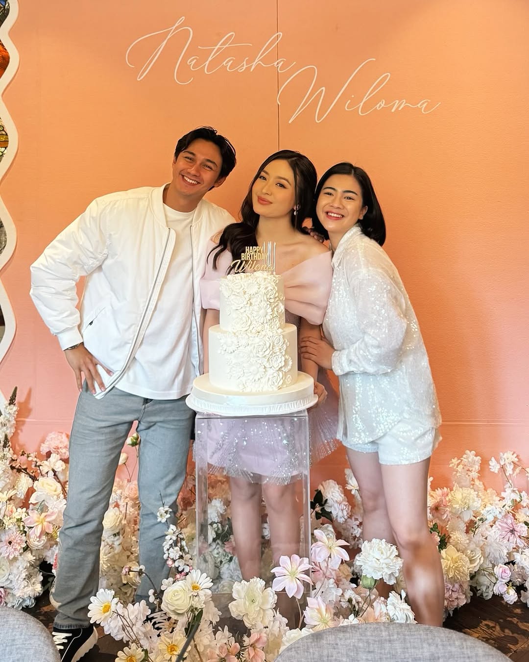 Hito dan Felicya di ulang tahun sahabatnya (Foto: Instagram/felicyangelista_)
