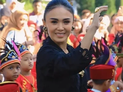 Yuni Shara di PAUD Cahaya permata Abadi (Foto: Instagram/cahayapertamaabdi)