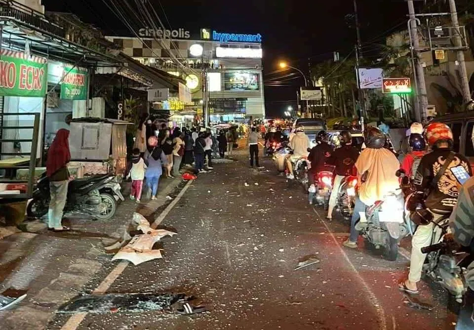 Diduga Rem Blong, Bus Rombongan SMK Asal Bali Tabrak Mobil-Motor di Kota Batu