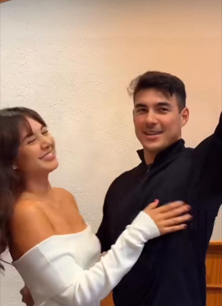 Momen pemberkatan nikah Aurelie Moeremans dan Tyler Bigenho. (Foto: Instagram/aurelie)