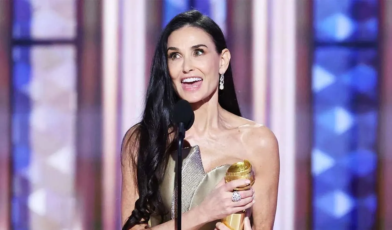 Demi Moore Perdana Raih Penghargaan Golden Globes 2025
