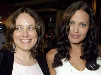Angelina Jolie dan mendiang ibunya. (Foto: Dok. Net)