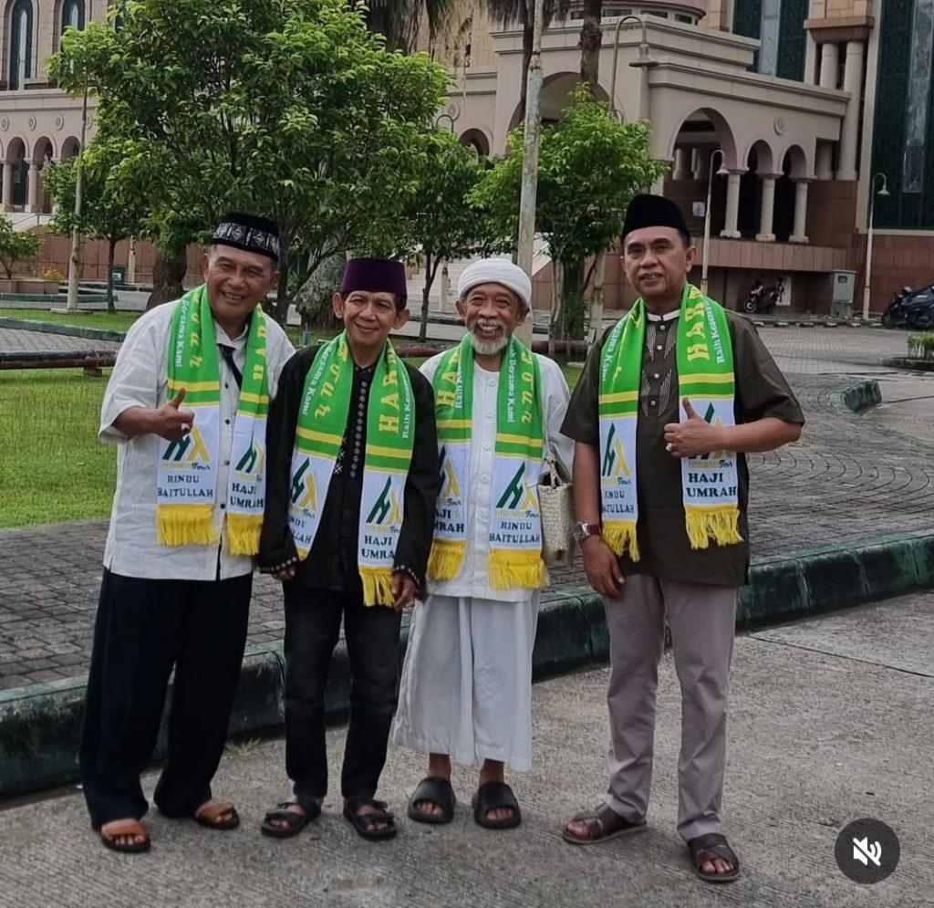 Haji Qomar bersama anggota 4 Sekawan (Foto: Instagram/derry4sekawanreal)