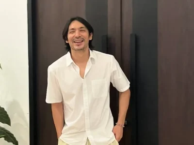 Abimana Aryasatya baru ketemu ayah kandung di usia 38 tahun. Foto : Instagram/abimana_arya