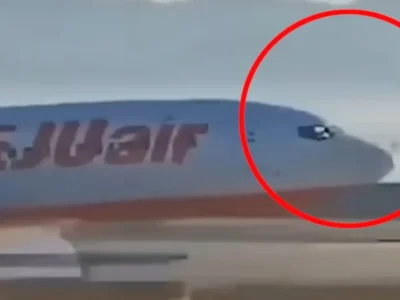Viral tangkapan layar yang memperlihatkan momen terakhir pilot Jeju Air. Foto: Dok. YouTube Hankook Ilbo