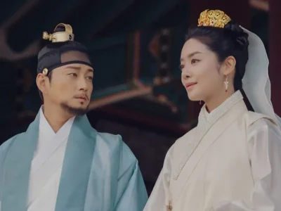 Lee Hyun Wook dan Cha Joo Young, pemeran utama drakor The Queen Who Crowns. Foto: Dok. Instagram @tvn_drama