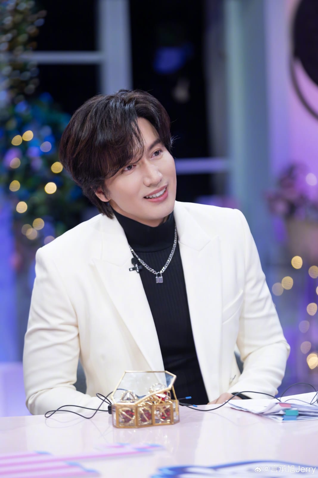 Jerry Yan masih sibuk main film dan drama. Foto: Dok. Weibo