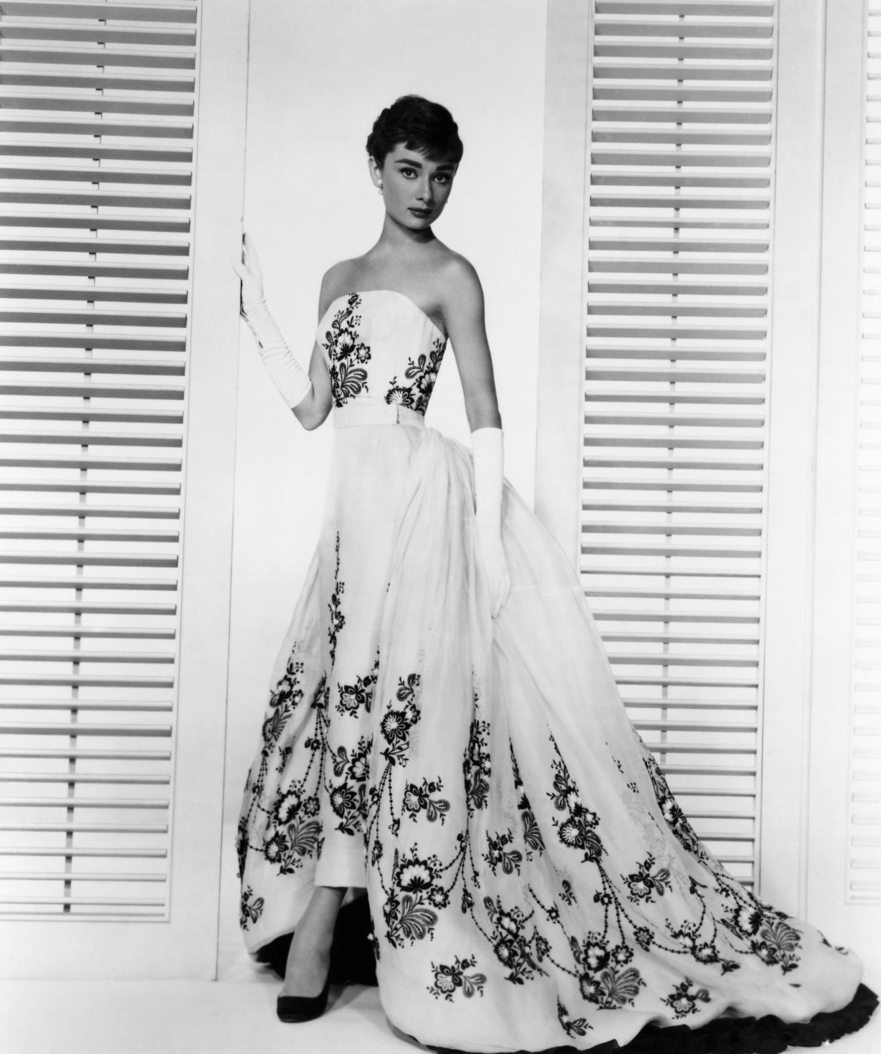 Gaun asli yang dikenakan Audrey Hepburn. Foto: Dok. Everett Collection