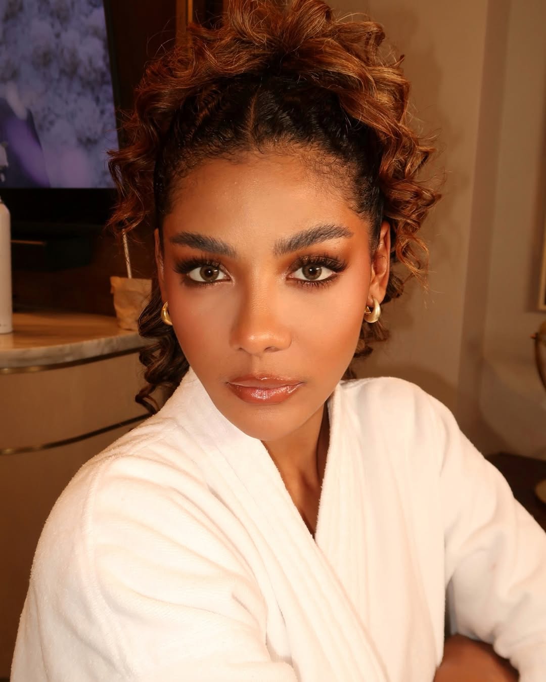 Glamorur makeup (Foto: Instagram/zsazsautari)
