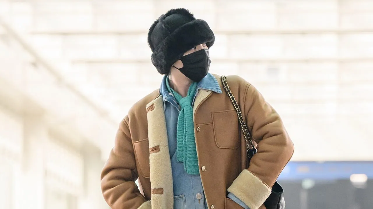 Gaya Netral Gender G-Dragon, Pakai Busana Wanita di Bandara