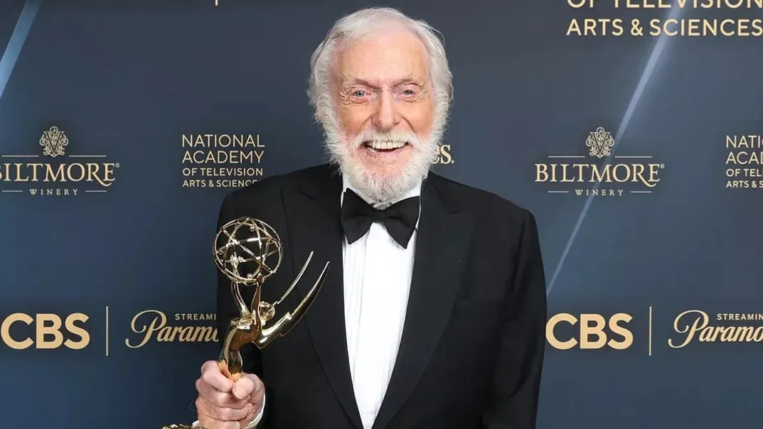 Rahasia Panjang Umur Dick Van Dyke, Hidup Hampir Satu Abad