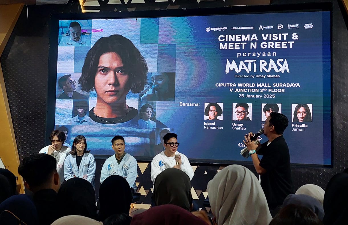 Meet and greet pemeran film 'Perayaan Mati Rasa' di Surabaya. Foto: Dok. Farah/Nyata