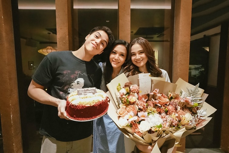 Maia bersama EL Rumi dan Syifa Hadju (Foto: Instagram/beril_photo)