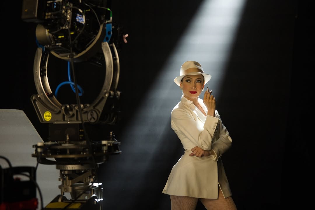 Penampilan JLo di 'Kiss of the Spider Woman' (Foto: Instagram/jlo)