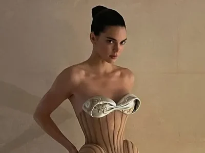 Kendall Jenner melenggang di runway Paris Haute Couture Fashion Week 2025. Foto: Dok. Instagram @kendalljenner