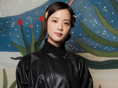 Jisoo BLACKPINK kini menjadi bagian dari artis Warner Records. Foto: Dok. X @Dior