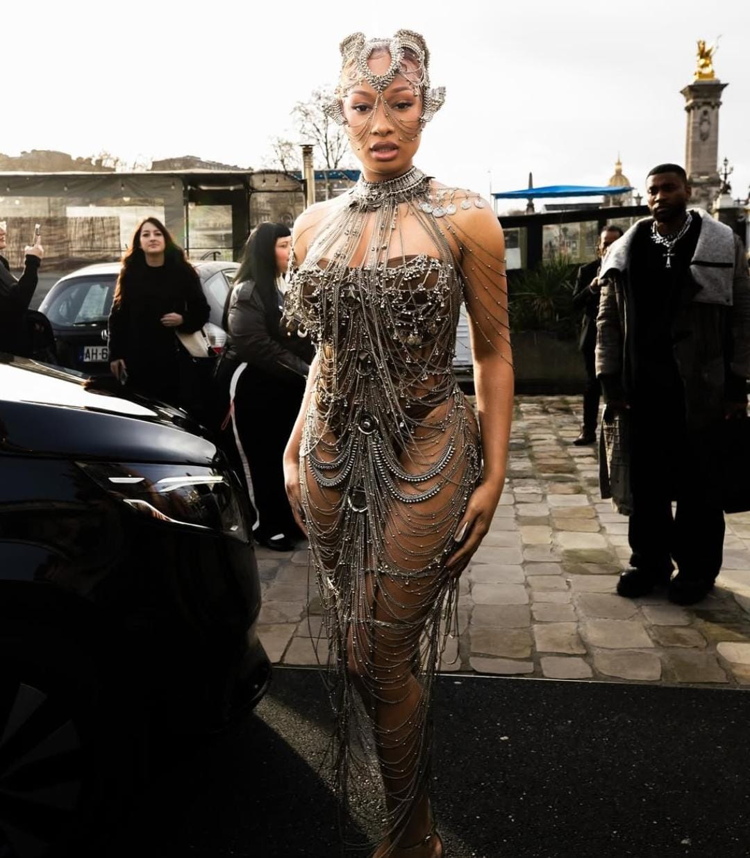 Penampilan Megan Thee Stallion di Paris Haute Couture Show. Foto: Dok. Instagram @gauravguptaofficial