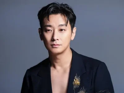 Ju Ji Hoon, pemeran dokter Baek Kang Hyuk di 'The Trauma Code: Heroes on Call'. Foto: Dok. Naver/Blitzway Studio