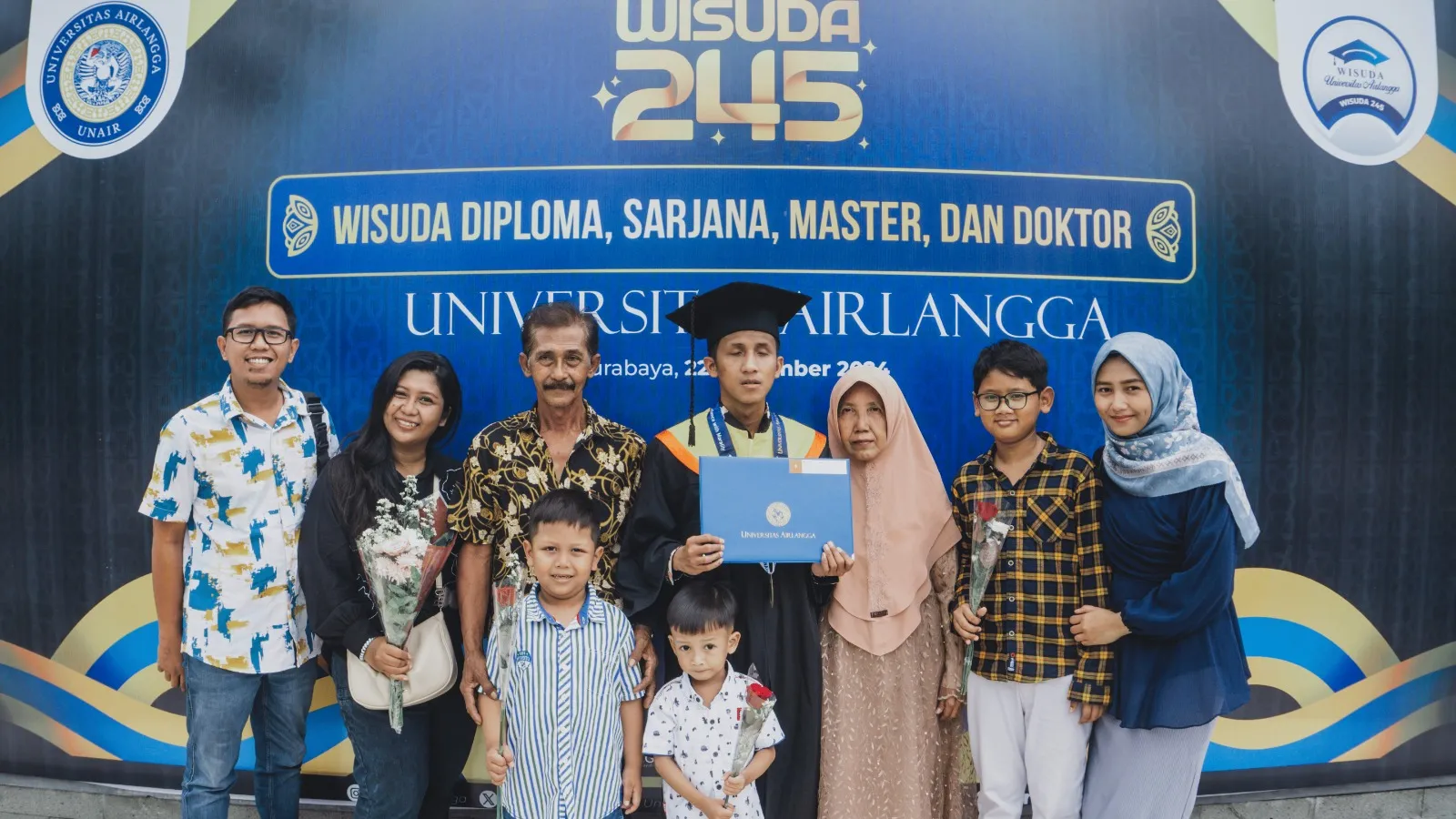Kisah Inspiratif Alfian Andika Yudistira, Wisudawan S2 Tunanetra Pertama di UNAIR