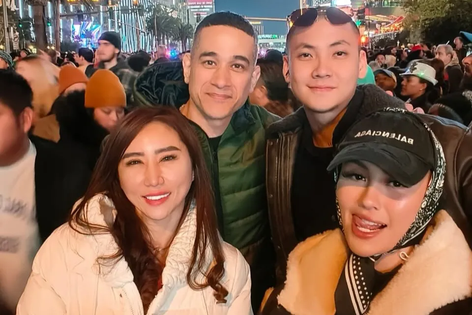 Momen Tahun Baru Agnez Mo dan Adam Rosyadi di Las Vegas