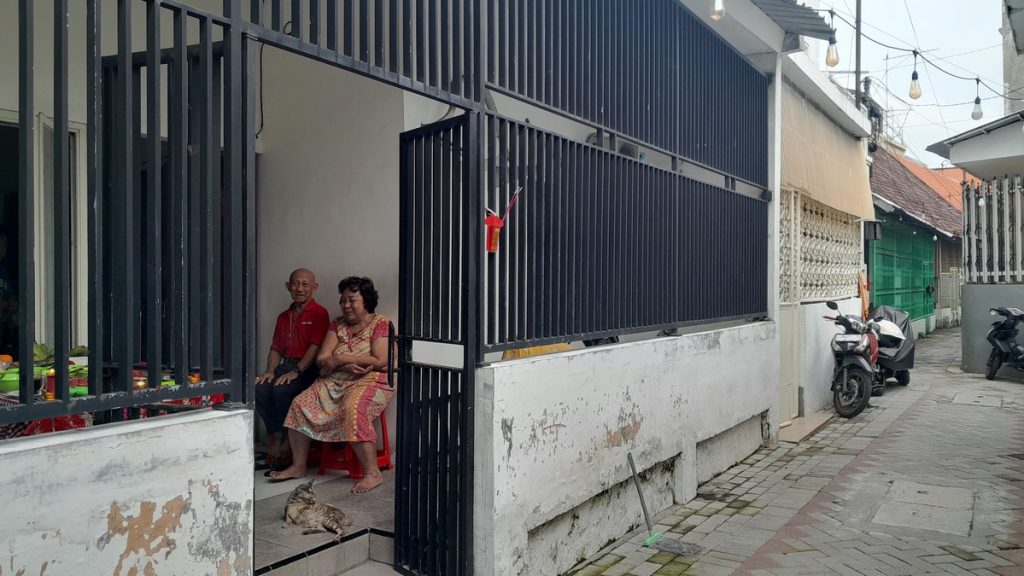 Pagar yang tinggi di rumah-rumah (Foto: Dok. Nadiah)