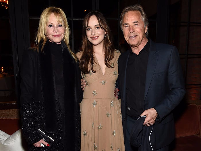Dakota dan kedua orang tua (Foto: Getty)