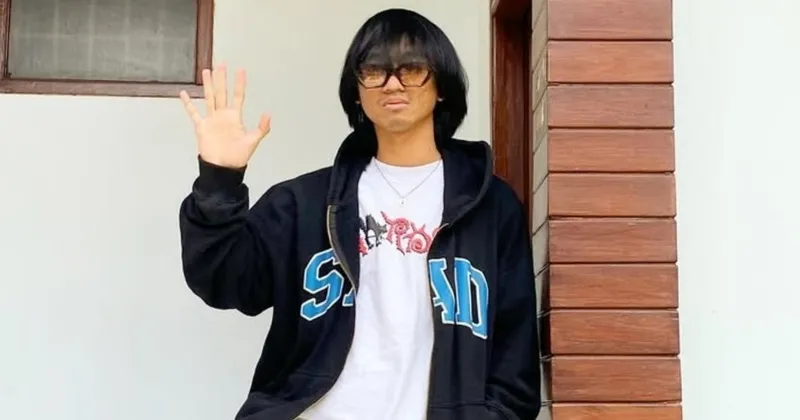 Gitaris Dongker, Delpi Minta Maaf usai Tendang Penonton