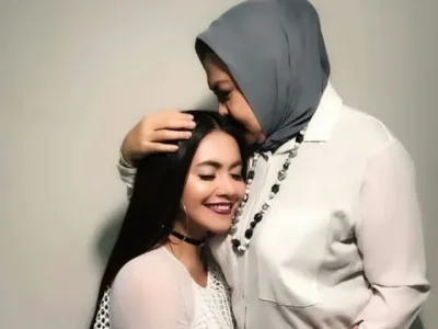 Denada dan Emilia Contessa (Foto: Instagram/senator_emiliacontessa)