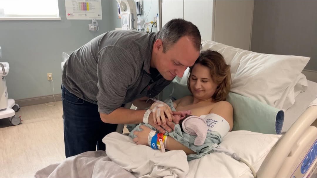 Gypsy melahirkan anak pertama dari Ken Urker (Foto: Instagram/kenurker)
