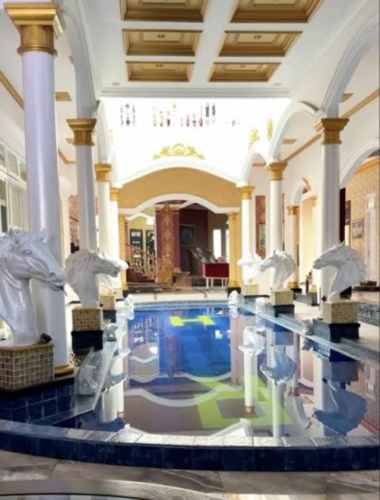 Anesya kerap membagikan foto rumah ayahnya (Foto: Instagram/anesyaanggun_)