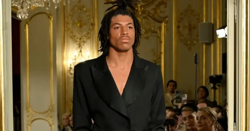 Anak Heidi Klum, Henry Samuel Debut Runaway di Paris Fashion Week
