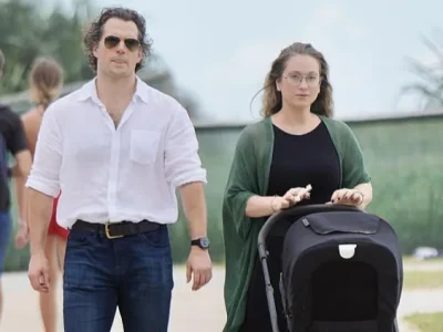 Henry Cavill dan Natalie Viscuso tampil bersama bayi mereka (Foto: BACKGRID)