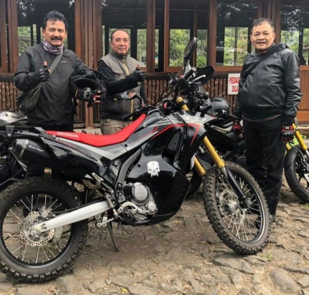 Herdin Hidayat hobi bermotor (Foto: Instagram/herdinhidayatp)