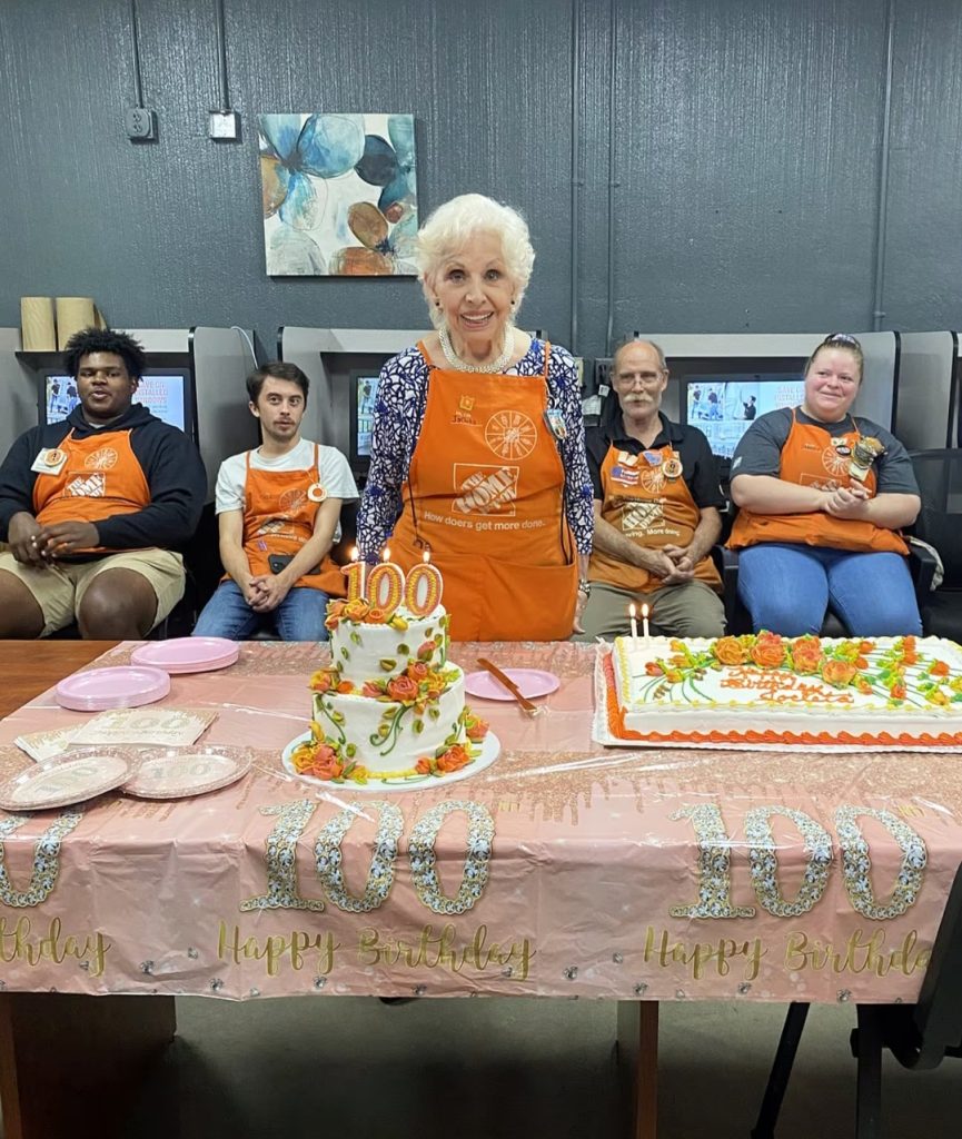 JoCleta Wilson di ulang tahun ke-100 (Foto: Dok. Home Depot)