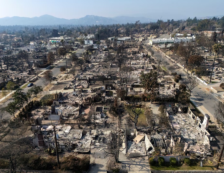 Kawasan Altadena hangus terbakar (Foto: REUTERS/Fred Greaves)
