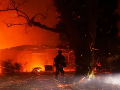Kronologi kebakaran Los Angeles (Foto: AP)