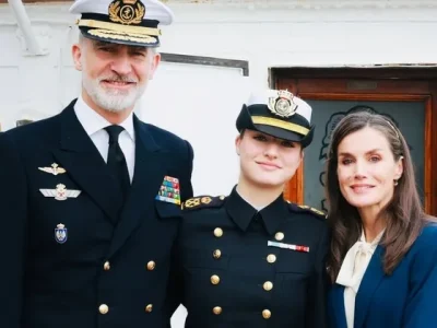 Putri Leonor (tengah) jalani pelatihan angkatan laut (Foto: Instagram/casareal.es)