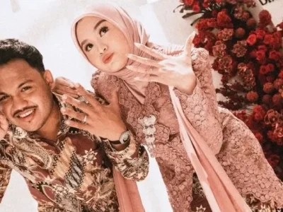Salma Salsabil bertunangan, tapi dikritik netizen (Foto: Instagram/dimansyahlaitupa)