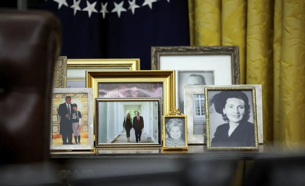 Foto keluarga di Oval Office setelah Donald Trump dilantik Foto : Istimewa
