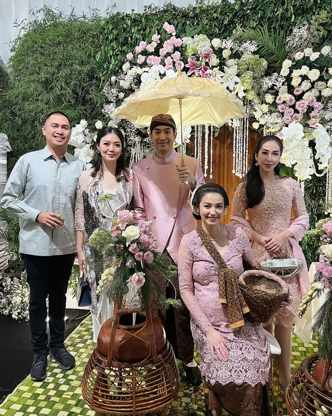 Velove saat acara mitoni (Foto: TikTok/@marvelanic)
