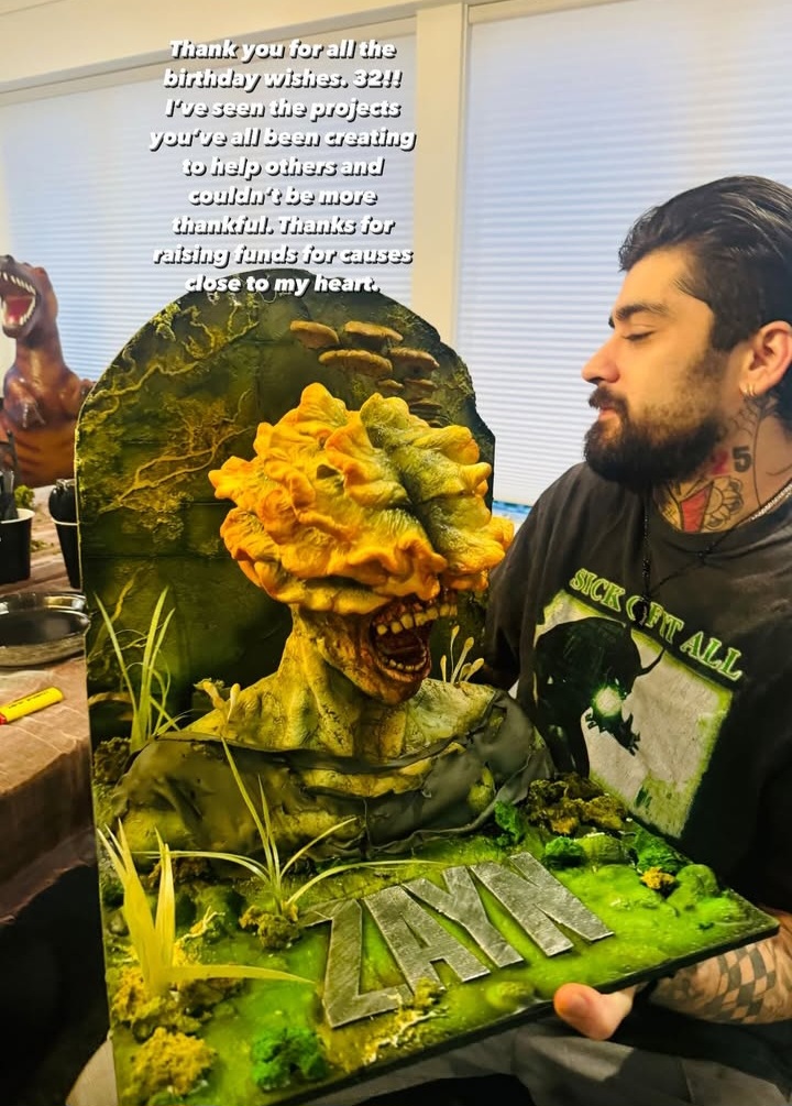 Zayn dan kue ulang tahun tema zombie (Foto: Instagram/zayn)