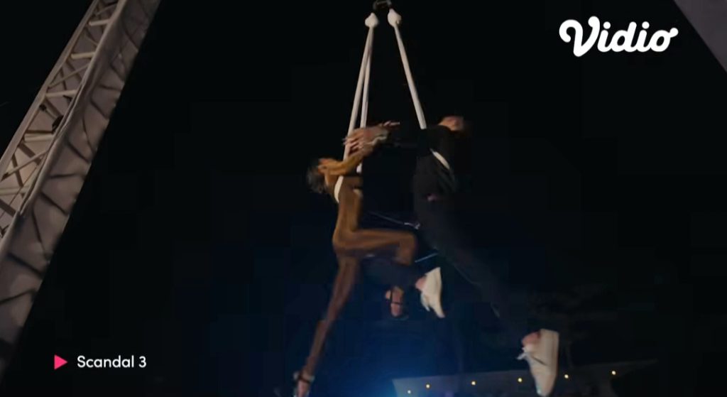 Adegan aerial dance (Foto: Dok. Vidio)