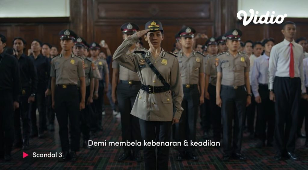 Nadya sebagai polisi (Foto: Dok. Vidio)
