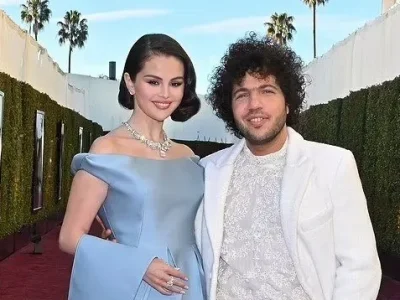 Potret Benny Blanco dan Selena Gomez. Foto : Getty Images