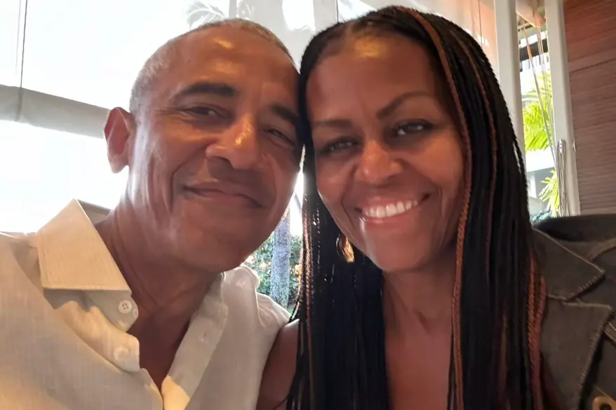 Kembali Tepis Rumor Cerai, Barack dan Michelle Obama Mesra di Hari Valentine