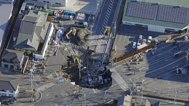 Terjebak Sinkhole, Kakek 74 Tahun di Jepang Belum Bisa Diselamatkan
