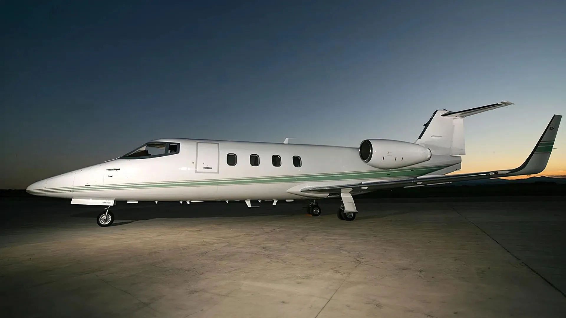 Pesawat Learjet Jatuh di Kawasan Pemukiman Philadelphia AS