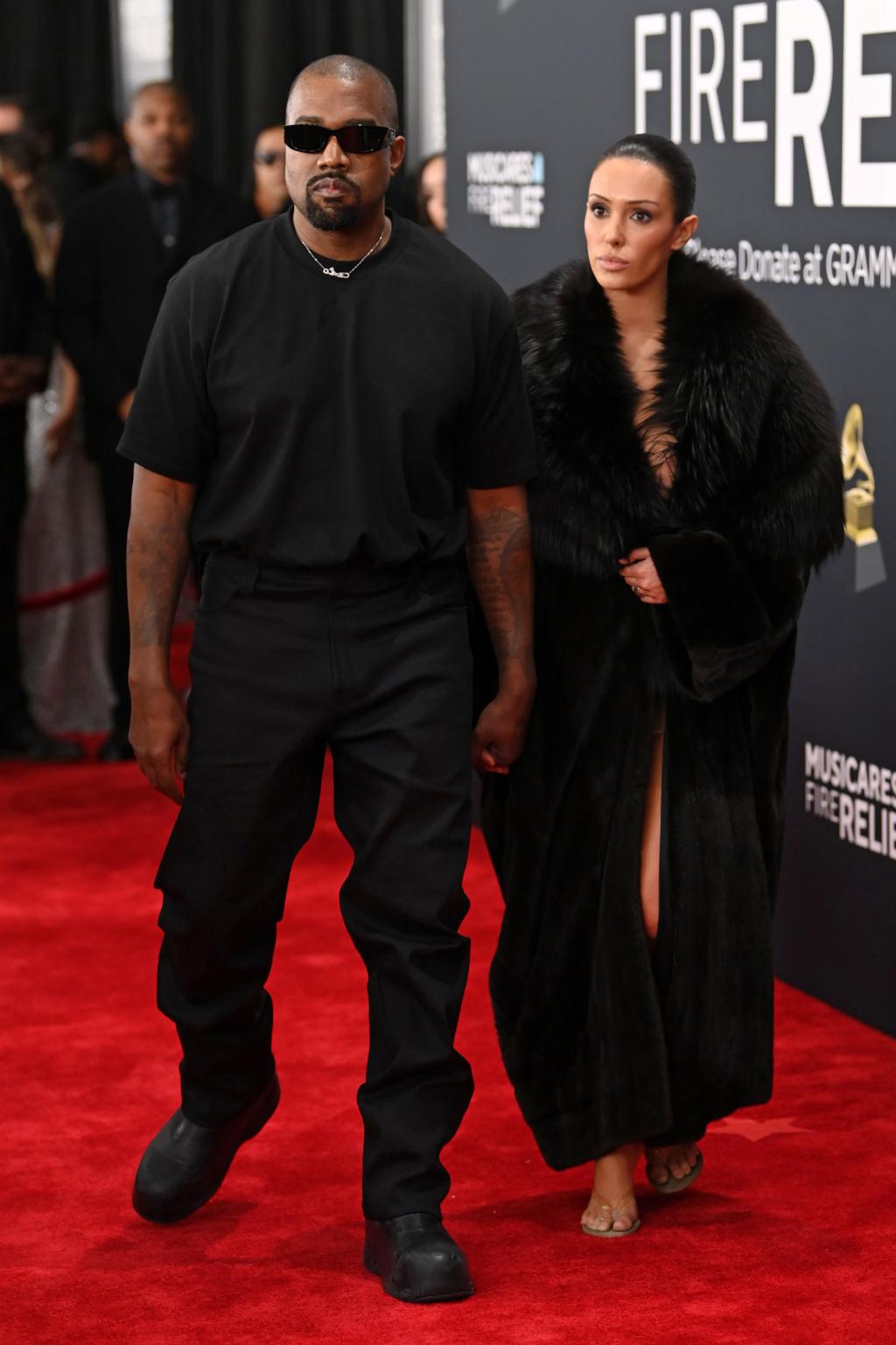 Kanye West dan Bianca Censori di red carpet Grammy Awards 2025. Foto: Dok. David Fisher/Shutterstock