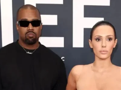Bianca Censori tampil bugil di red carpet Grammy Awards 2025. Foto: Dok. Matt Winkelmeyer/Getty Images