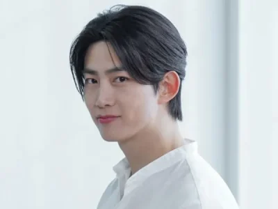 Agensi klarifikasi foto viral Taecyeon 2PM yang diduga melamar kekasih. Foto: Dok. 51k Entertainment